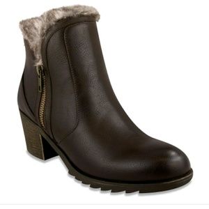 London Fog women boots